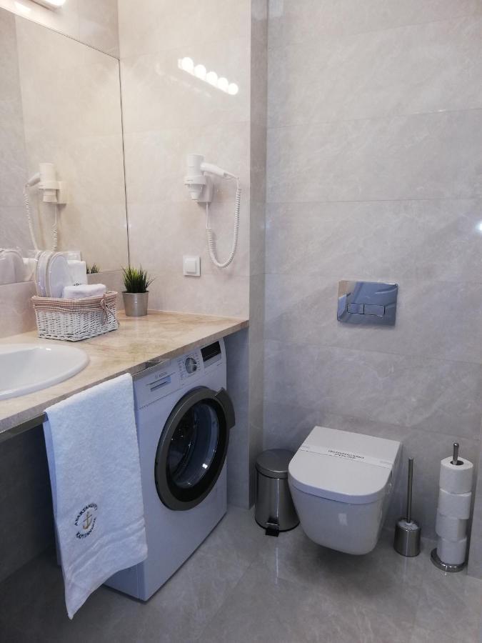 Apartamenty Kapitanskie Kasprowicza 20A Taras Kołobrzeg Exteriör bild